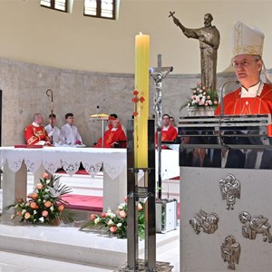 Homilija nadbiskupa Kutleše na podjeljivanju sv. potvrde u Kustošiji